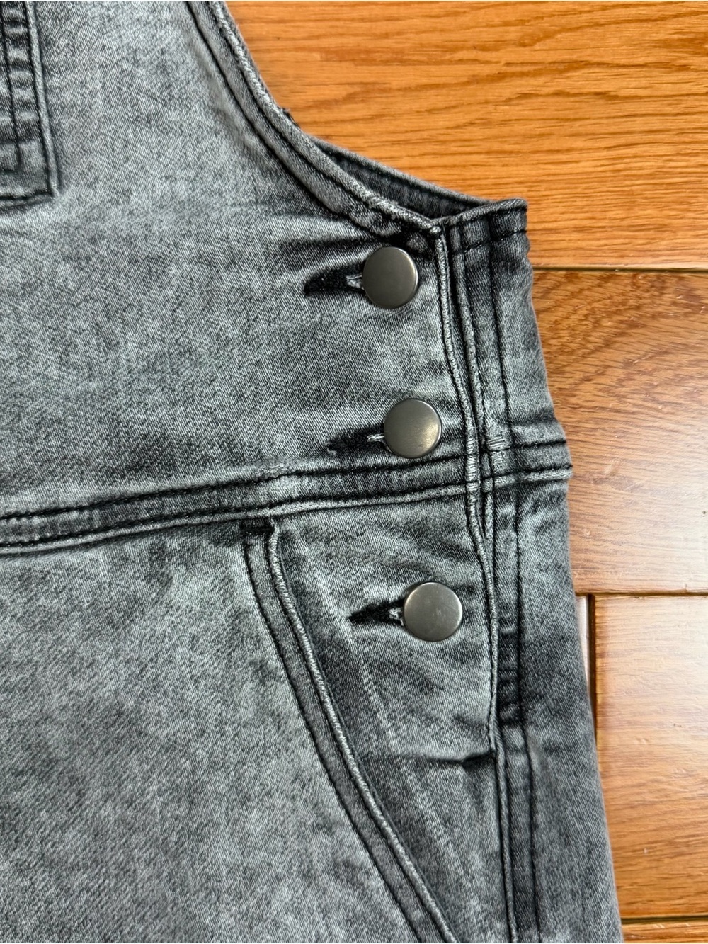 Ripton & Co Women’s Performance Stretch Acid Wash Jort Overalls NWOT - Picture 4 of 10